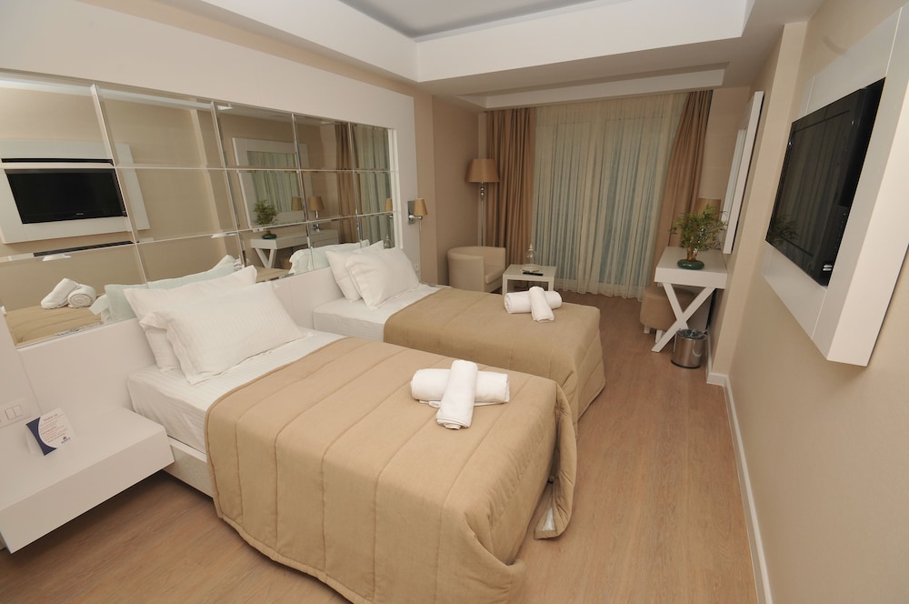 

Bologna - Oludeniz - Alesta Yacht Hotel