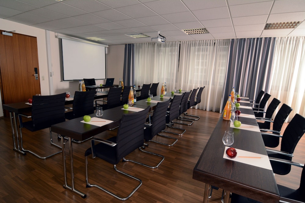 

Ancona - Stoccarda - DOBLERGREEN Hotel Stuttgart-Gerlingen