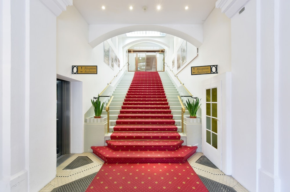 

Roma - Montreux - J5 Hotels Helvetie & La Brasserie