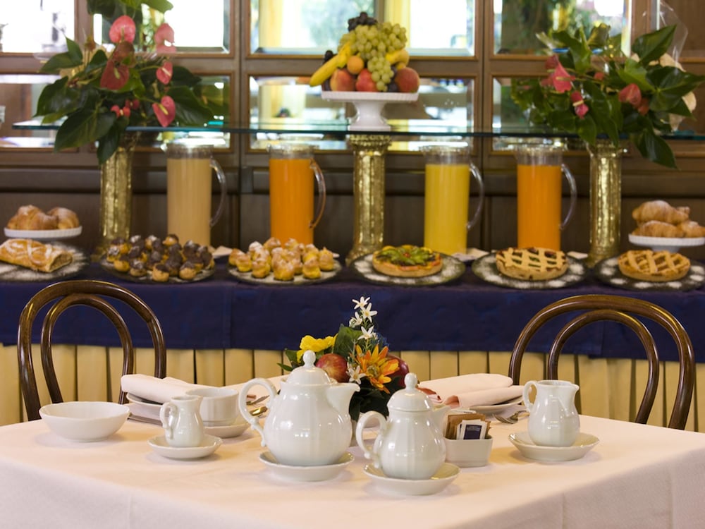 

Milano - Abruzzo e Marche - Hotel Savoy