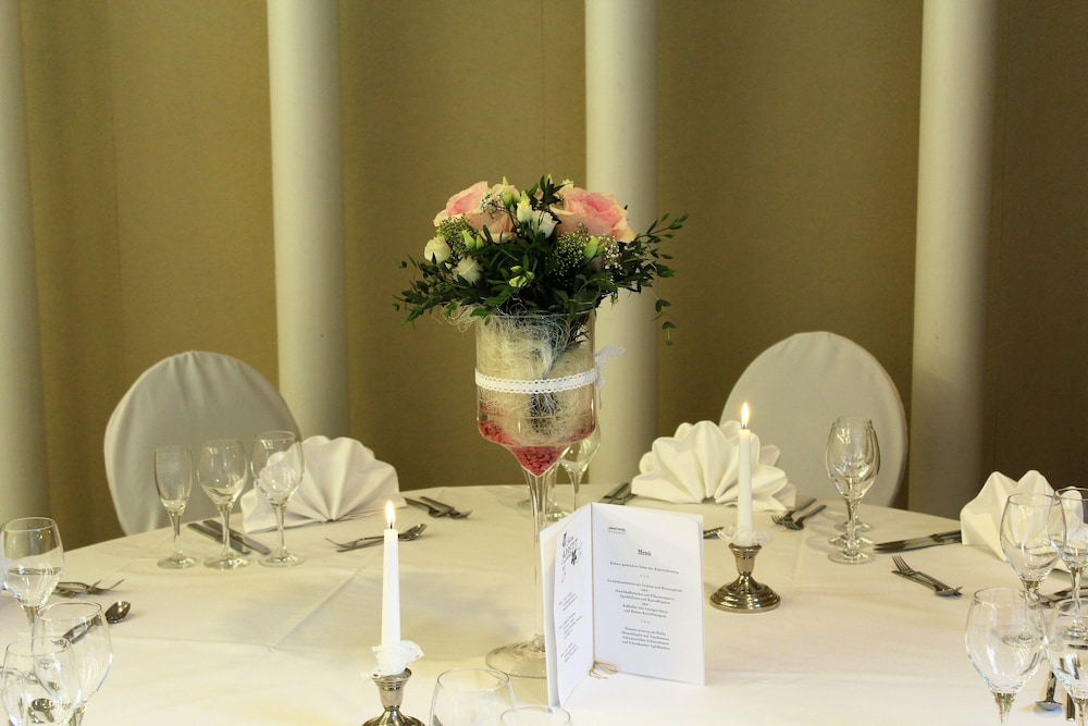 

Milano - Korntal-Münchingen - relexa Waldhotel Schatten Stuttgart