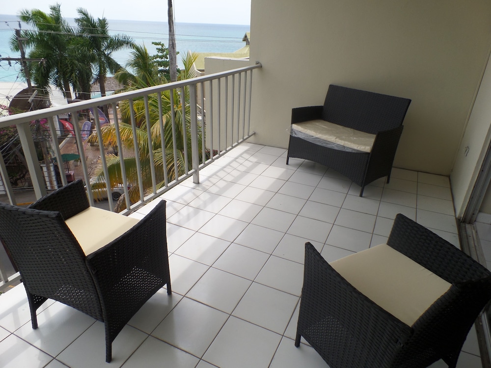 

Bologna - Montego Bay - Skyclub Beach Suite at Mobay Club