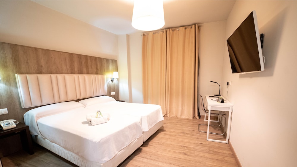 

Roma - San Juan de Aznalfarache - Hotel Sercotel Doña Carmela