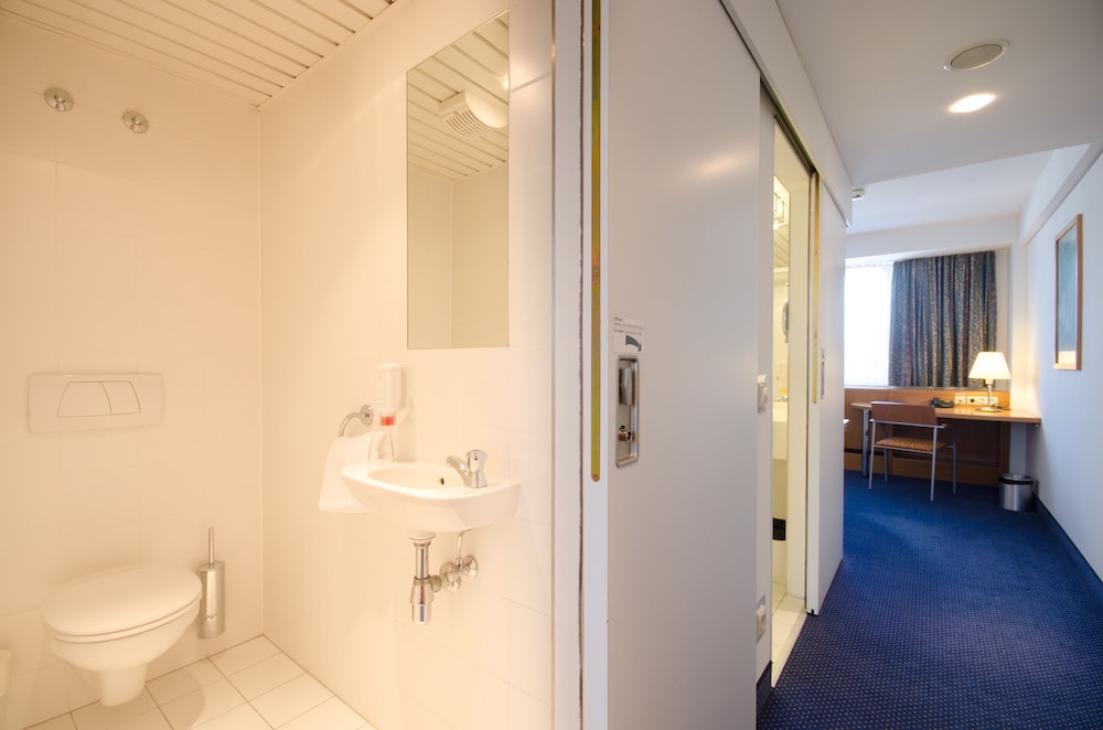 

Bari - Vienna - Hotel Strudlhof