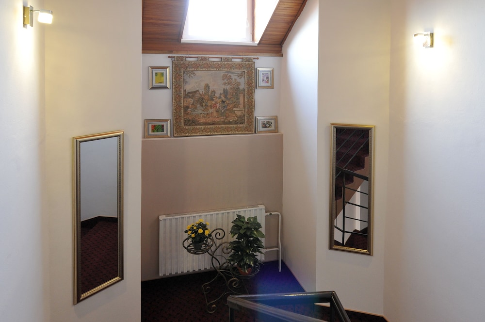 

Venezia - Praga, Aeroporto Václav Havel - Hotel Wilhelm