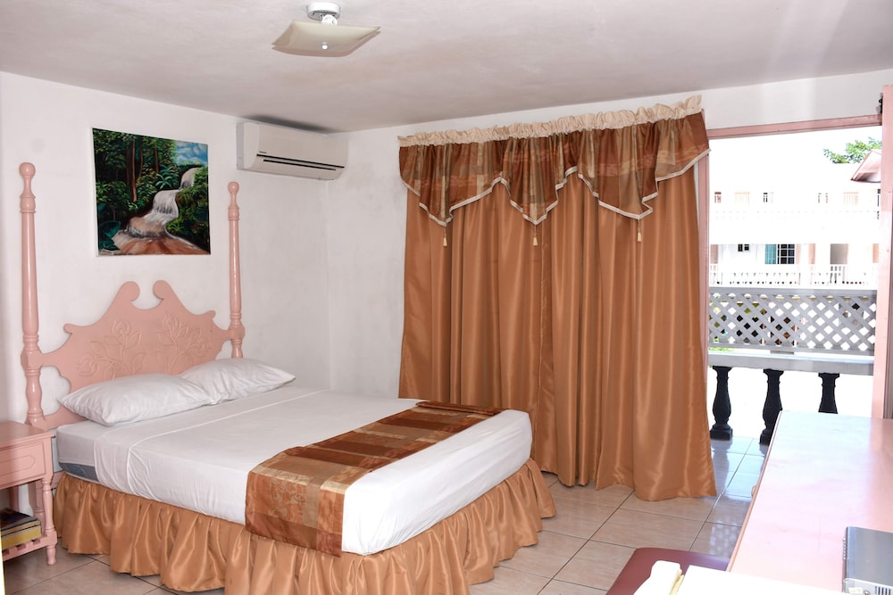 

Napoli - Ocho Rios - Marine View Hotel