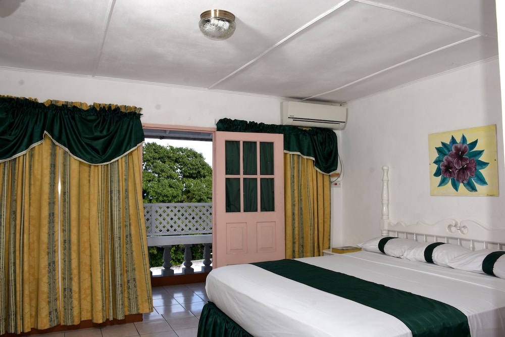 

Napoli - Ocho Rios - Marine View Hotel