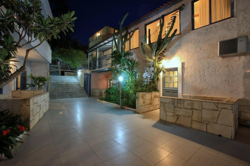 

Verona - Hersonissos - Stelva Villas