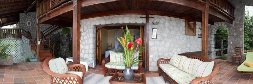 

Roma - Soufriere - Hermitage Terrace