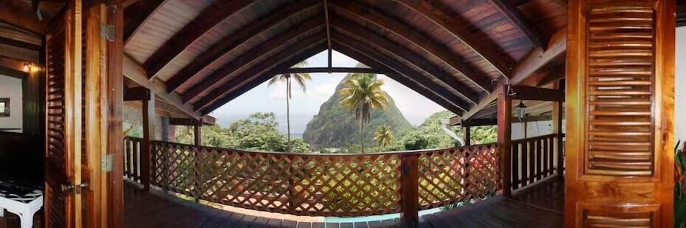 

Roma - Soufriere - Hermitage Terrace