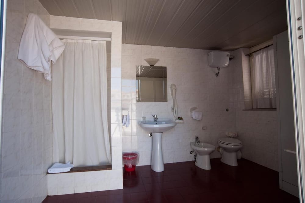 

Bologna - Mondello - Hotel Joli