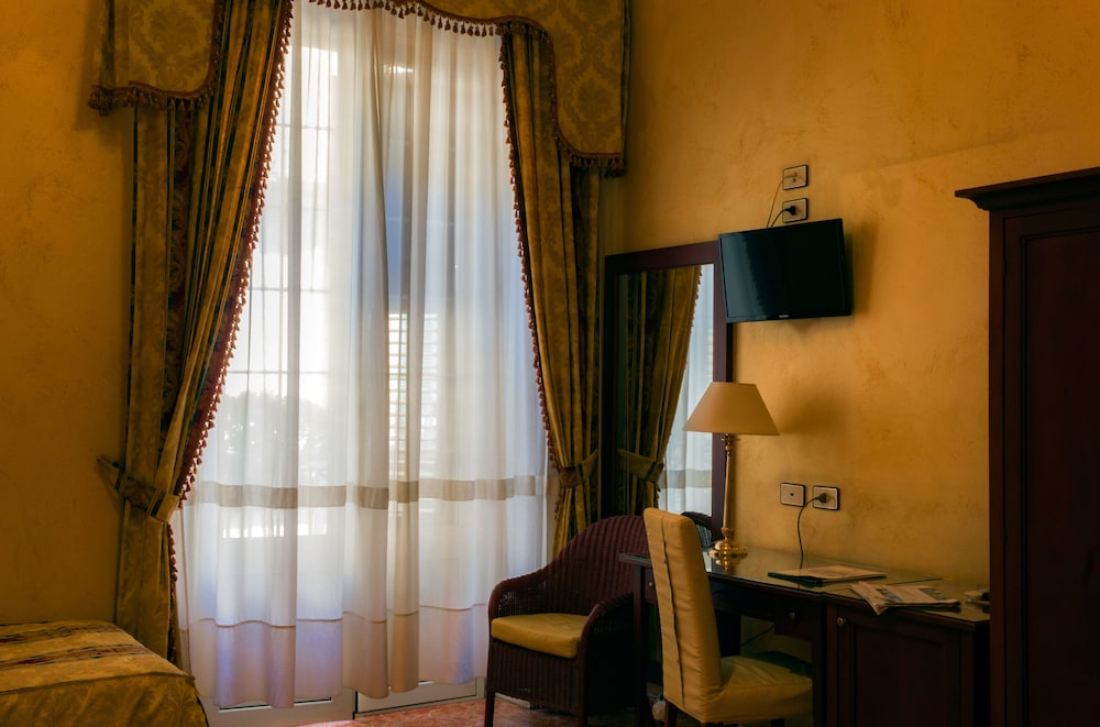 

Bologna - Mondello - Hotel Joli