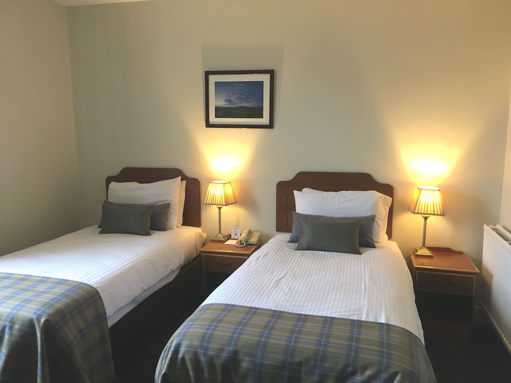 

Roma - Perth - Salutation Hotel