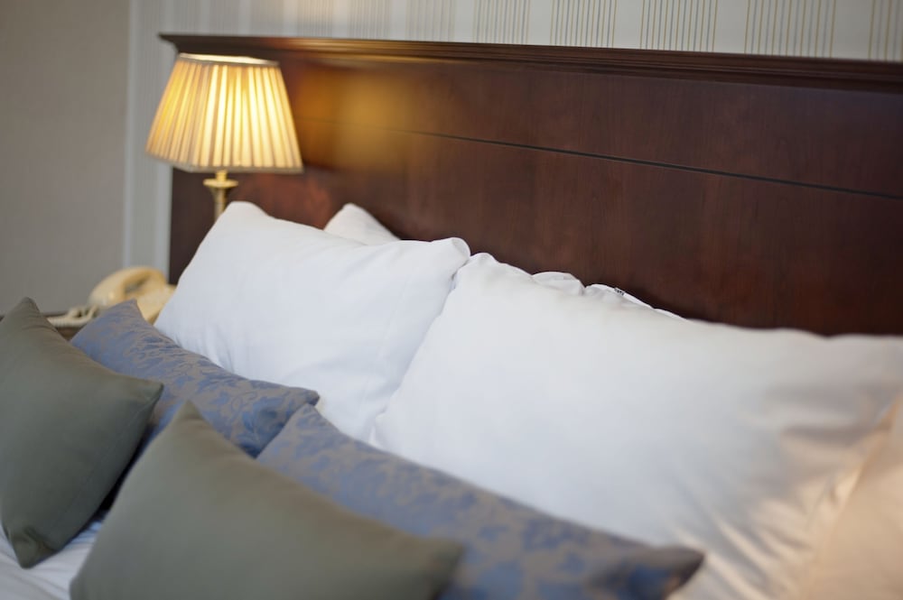 

Brindisi - Perth - Salutation Hotel