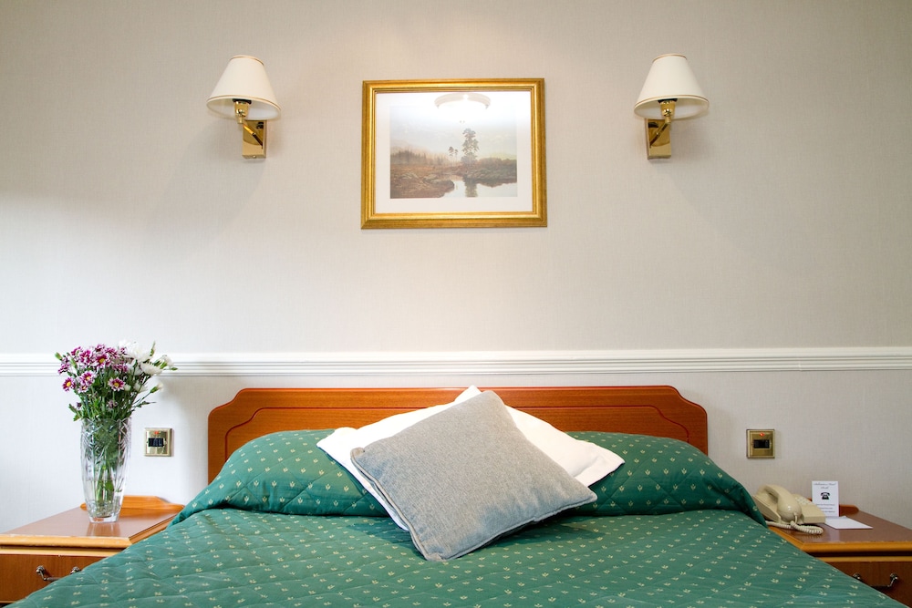 

Roma - Perth - Salutation Hotel