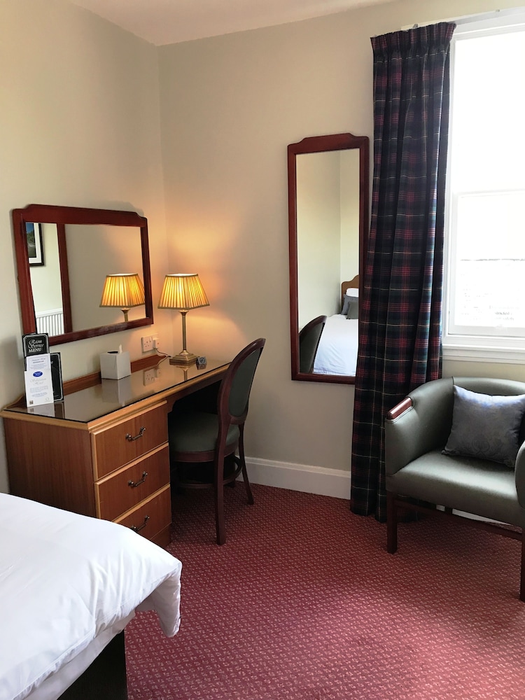 

Roma - Perth - Salutation Hotel