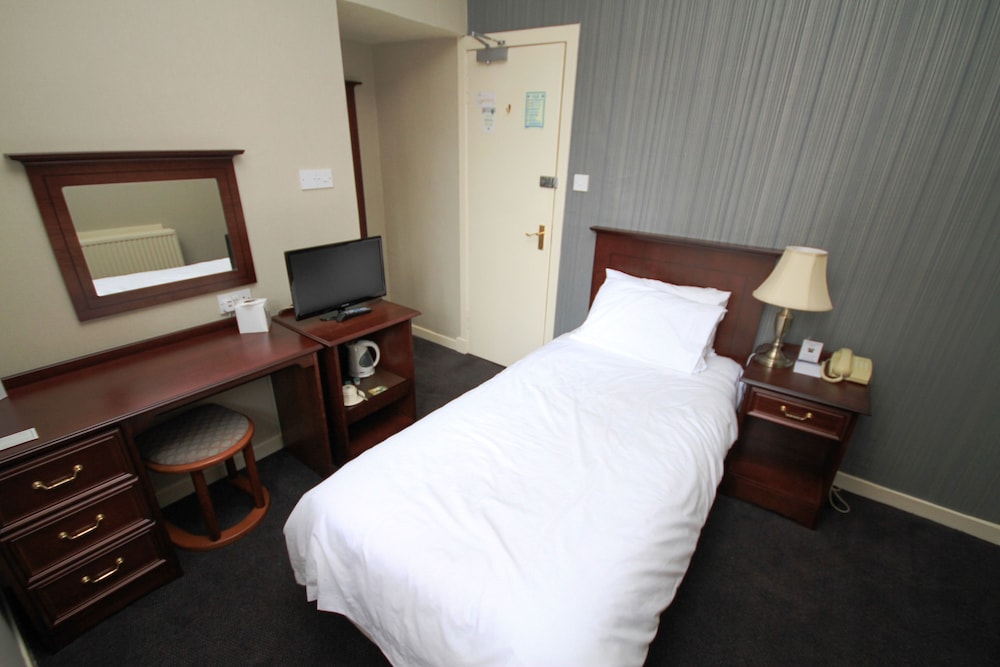 

Catania - Perth - Salutation Hotel