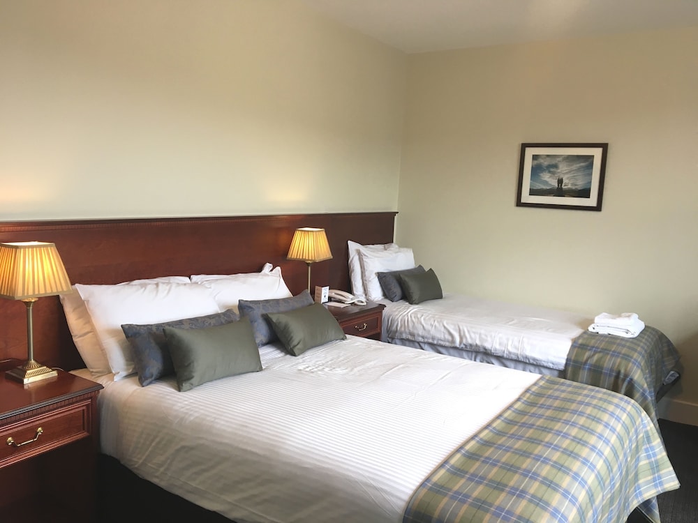

Catania - Perth - Salutation Hotel