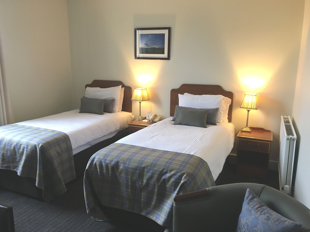 

Roma - Perth - Salutation Hotel