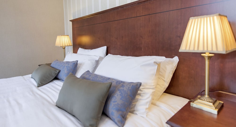

Catania - Perth - Salutation Hotel