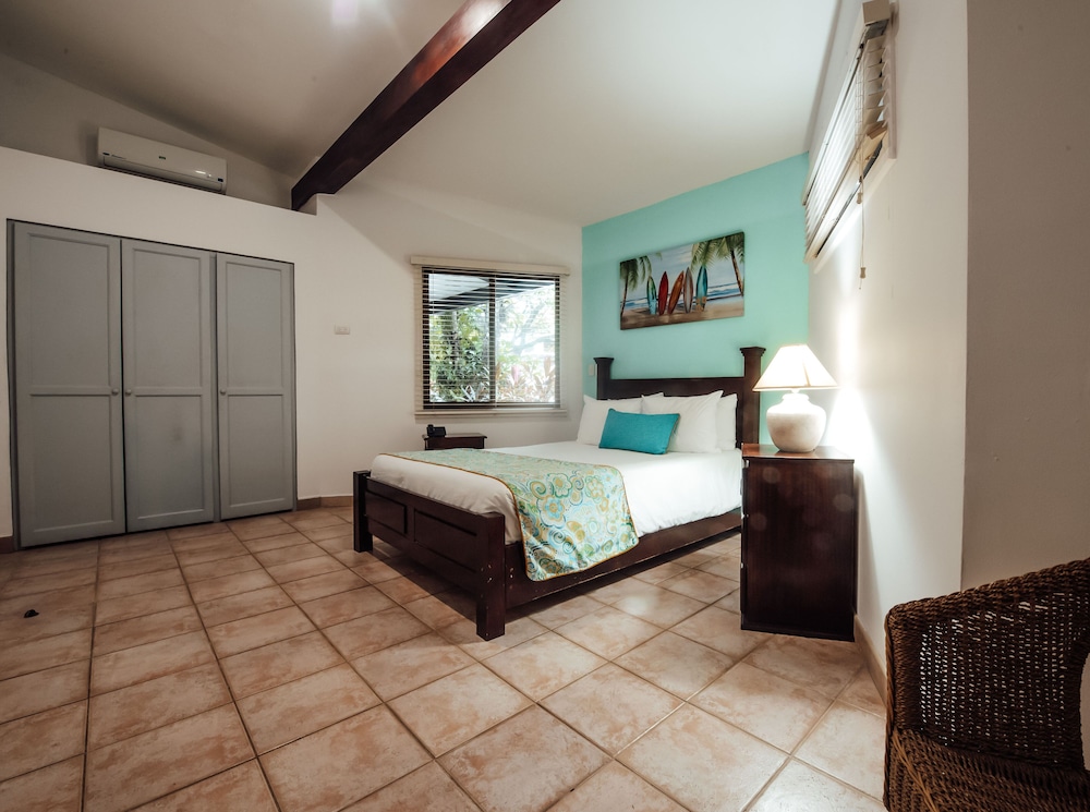 

Bari - Playa Conchal - Bahia del Sol Beach Front Boutique Hotel