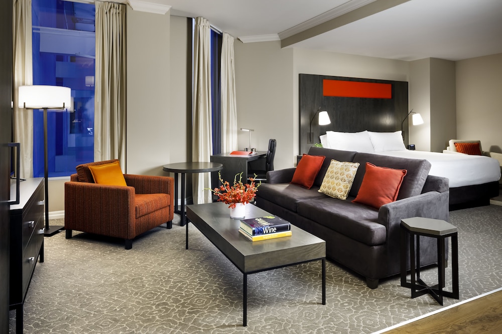 

Milano - Toronto - One King West Hotel and Residence