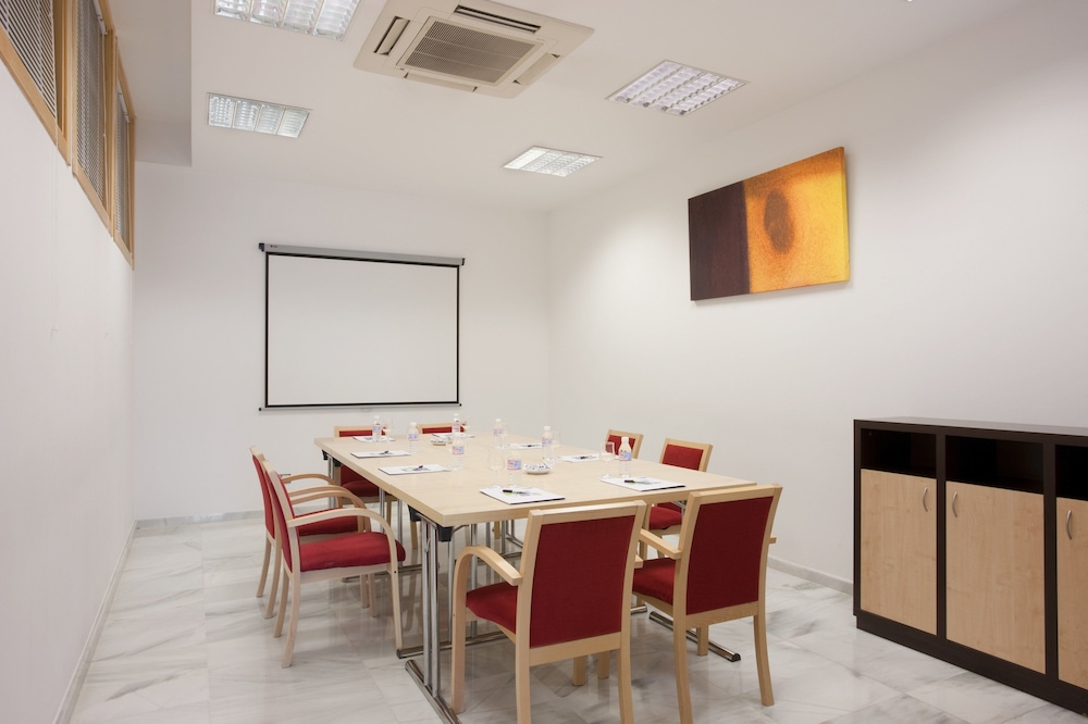 

Milano - Alcobendas - Holiday Inn Express Madrid - Alcobendas