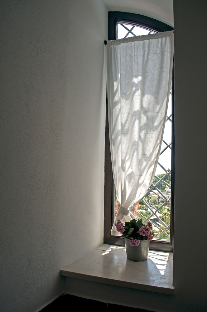 

Genova - Cetara - Residence Zelzar