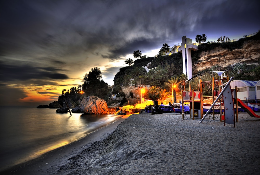 

Napoli - Torrox - Nerja Club by Dorobe Hotels