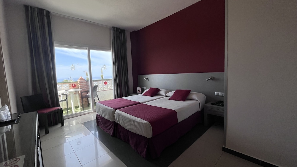 

Napoli - Torrox - Nerja Club by Dorobe Hotels