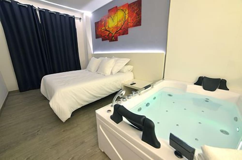 

Roma - Tolosa - Alcalá del Jucar Hotel Pelayo
