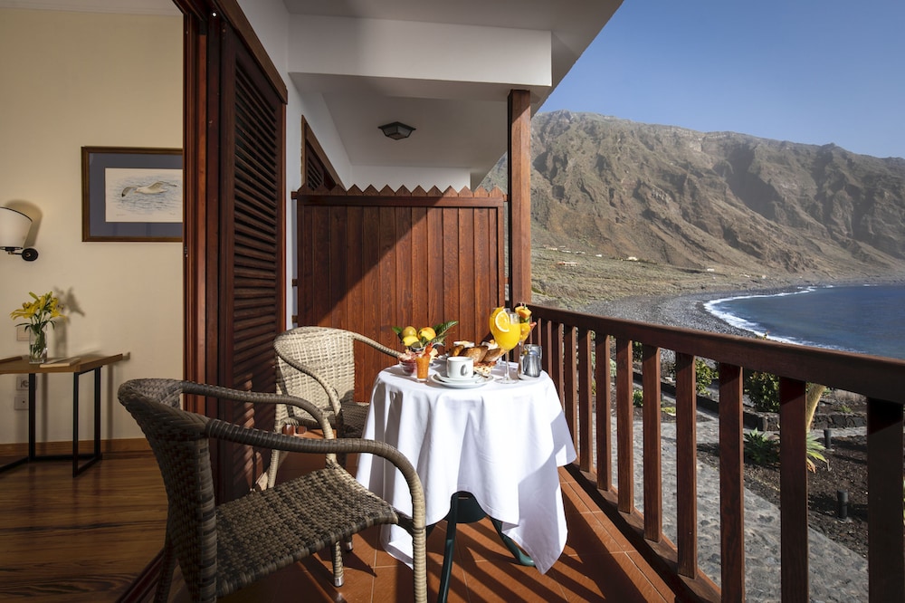 

Milano - Isora - Parador de El Hierro