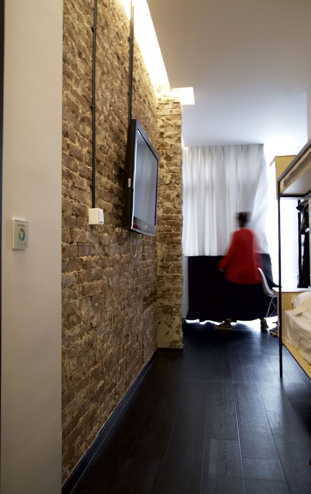 

Catania - Badhoevedorp - The Arcade Hotel Amsterdam