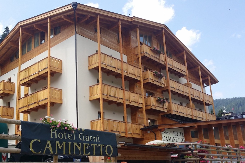 

Milano - Folgarida - Hotel Garnì Caminetto