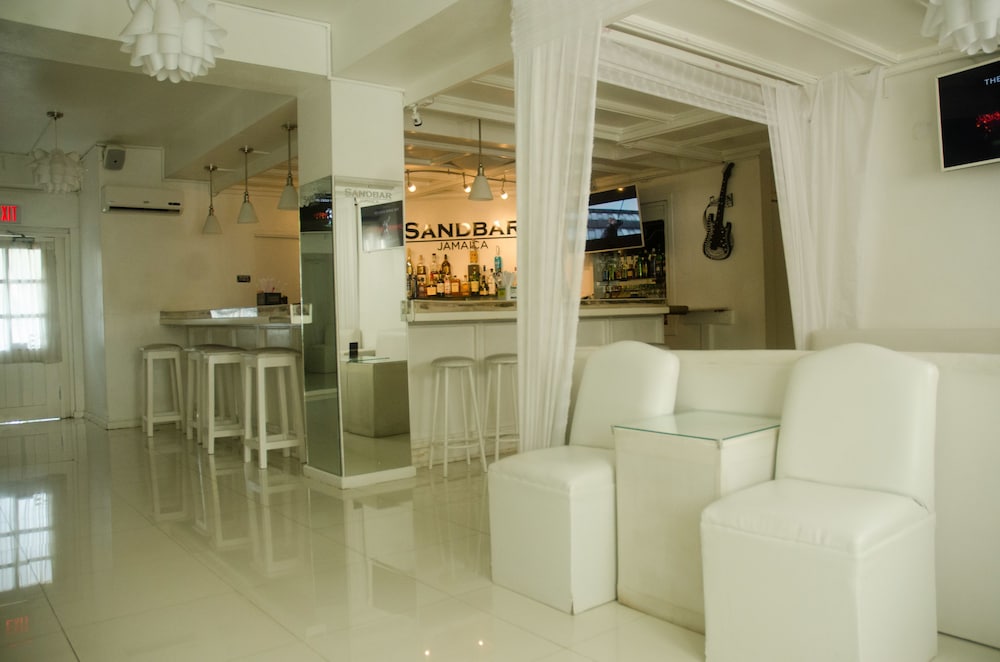 

Bologna - Ocho Rios - Beach Castles Studio
