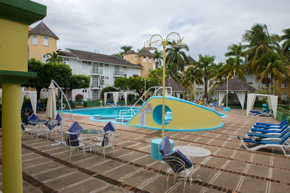

Venezia - Ocho Rios - Beach Castles Studio