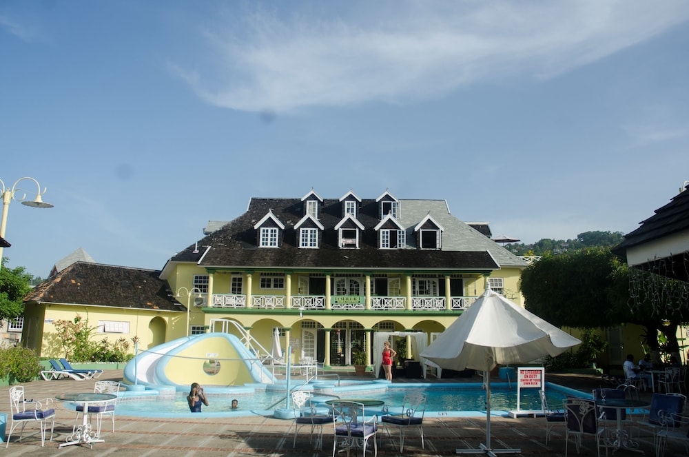 

Bologna - Ocho Rios - Beach Castles Studio
