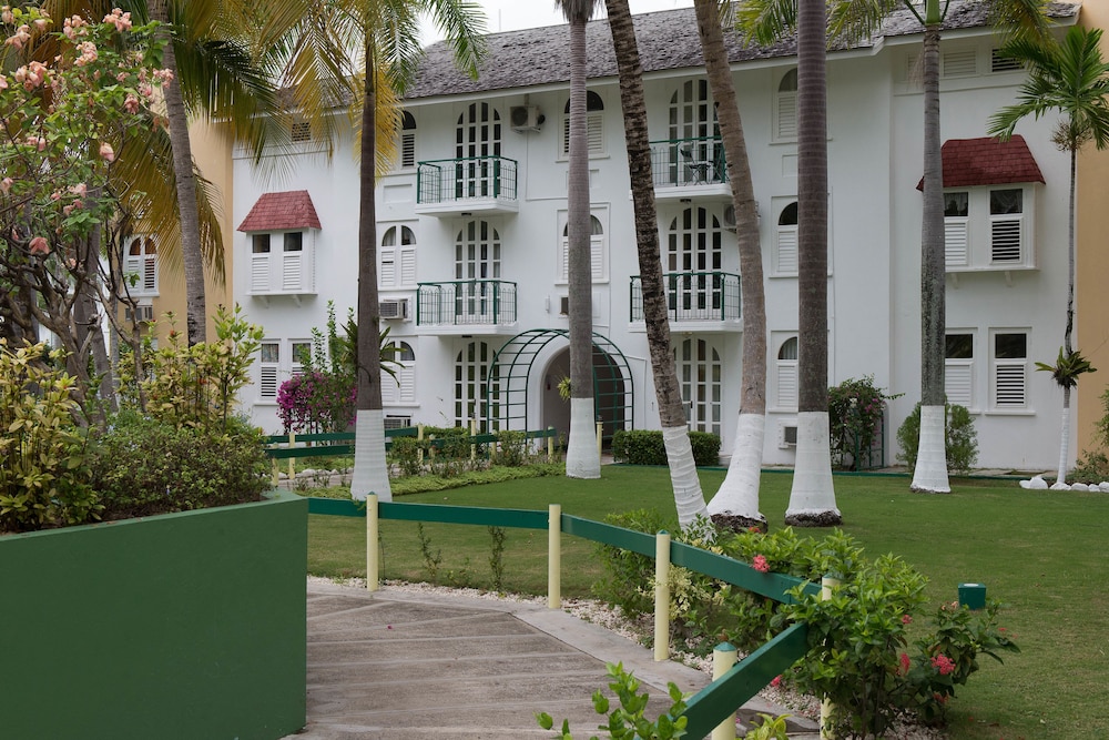 

Milano - Ocho Rios - Beach Castles Studio