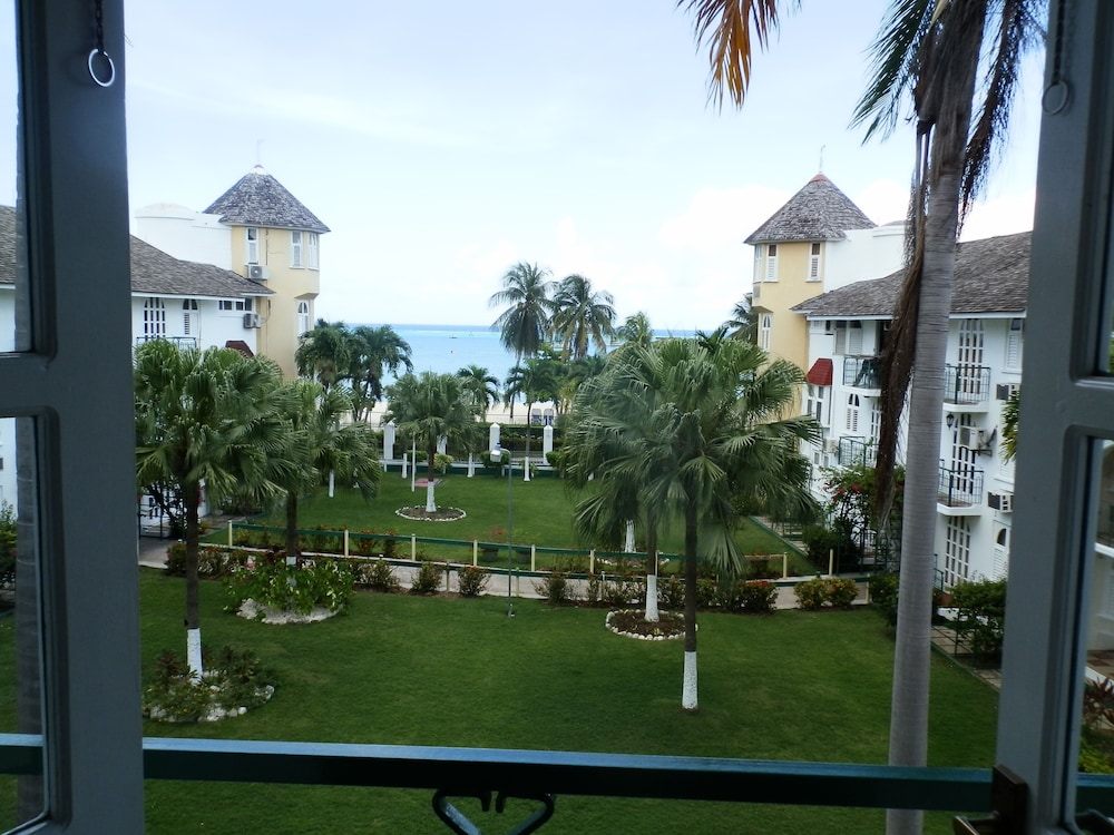 

Napoli - Ocho Rios - Beach Castles Studio