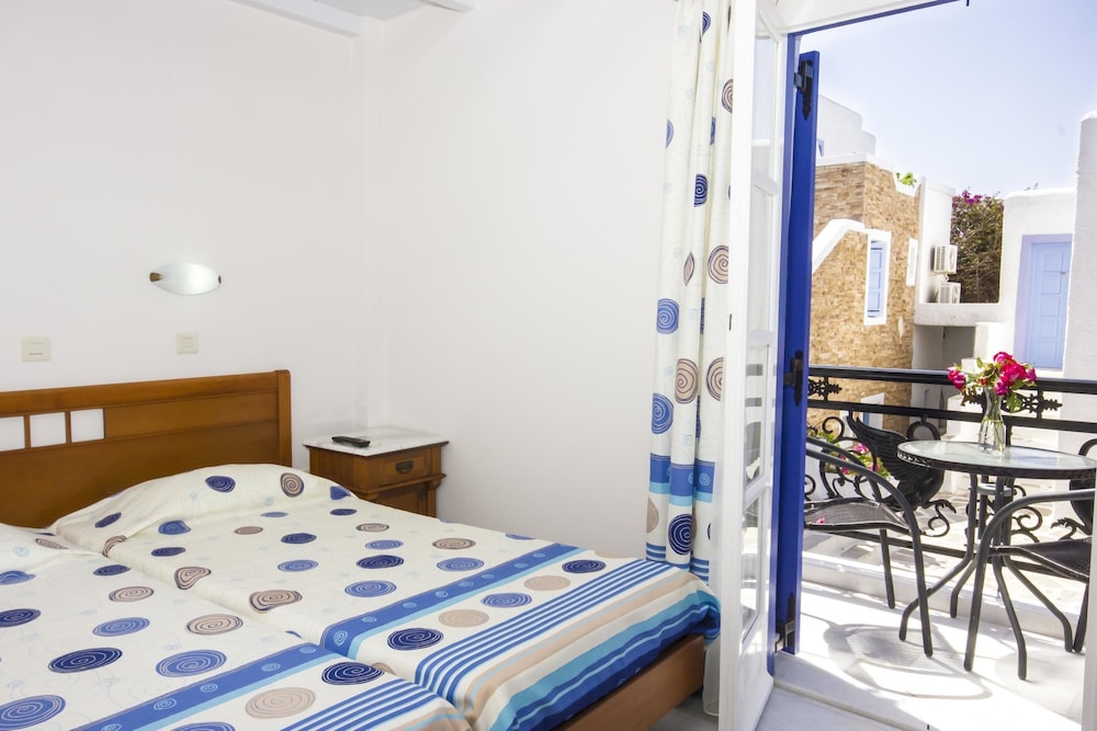 

Bari - Stelida - Naxos Holidays