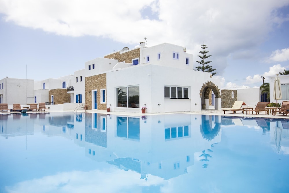 

Bari - Stelida - Naxos Holidays