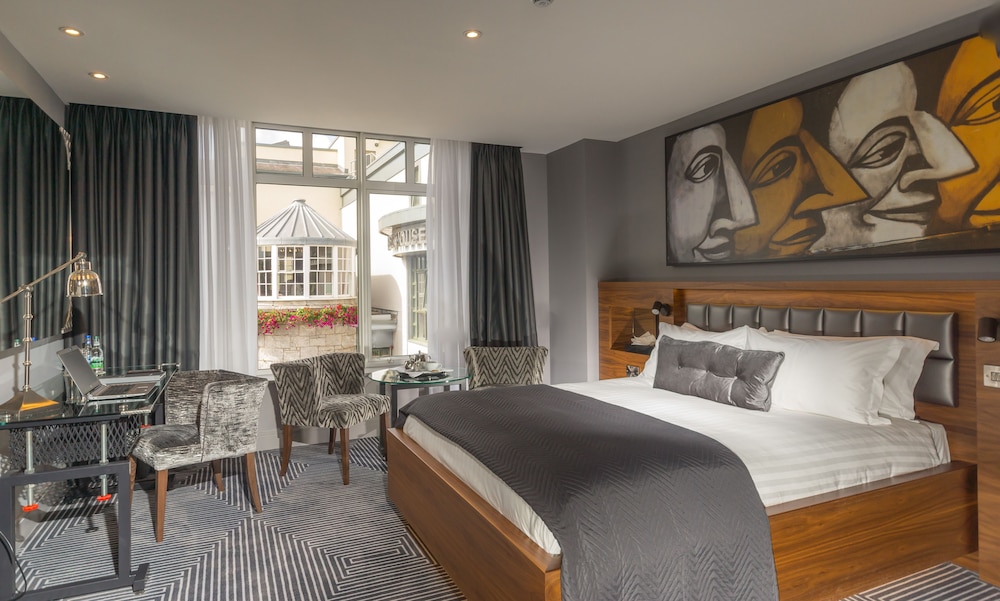 

Roma - Cork - Oriel House Hotel