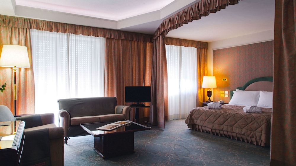 

Bologna - Calabria, Mare Italia - Grand Hotel Excelsior