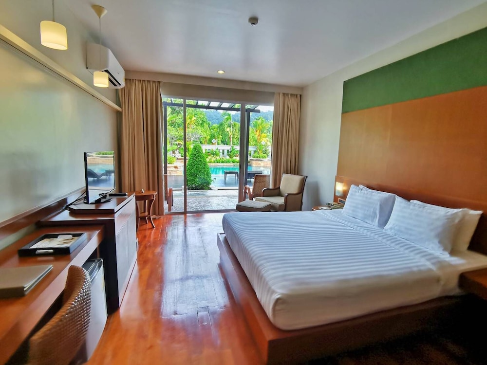 

Verona - Ban Pa Khlok - Mission Hills Phuket Golf Resort-SHA Extra Plus