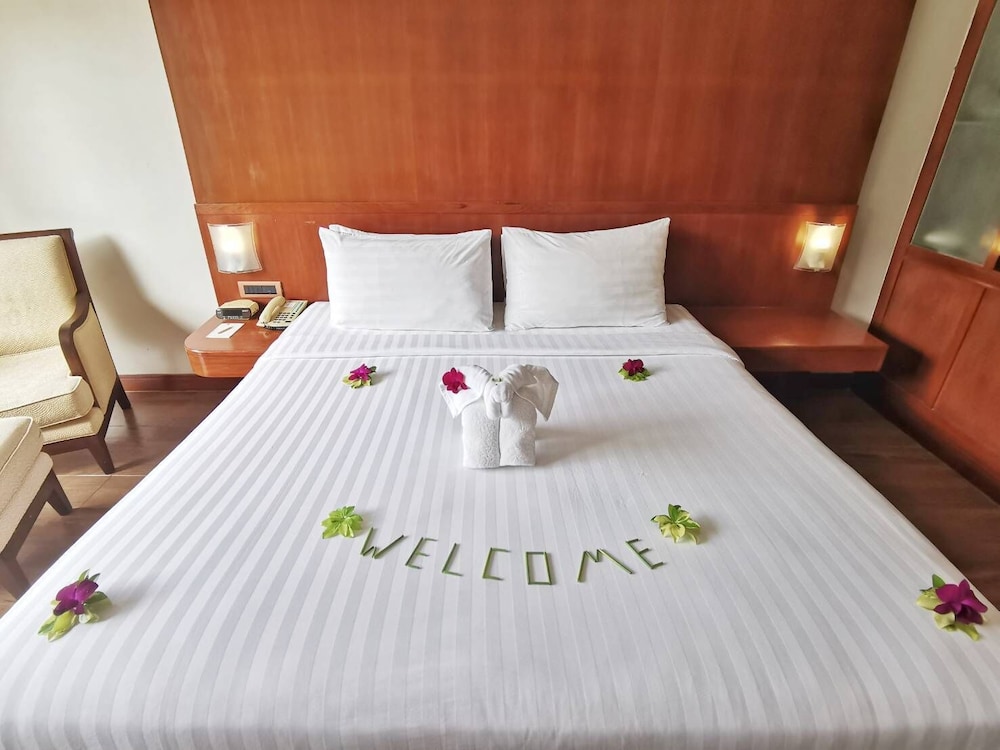 

Verona - Ban Pa Khlok - Mission Hills Phuket Golf Resort-SHA Extra Plus