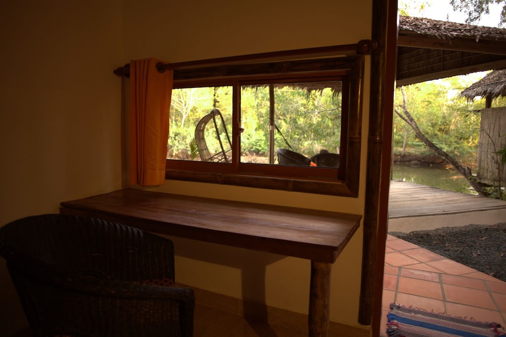 

Napoli - Phumĭ Kâng Kéng - Sok Sabay Resort