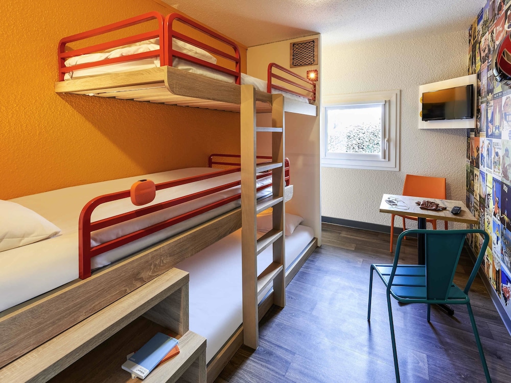 

Brindisi - Courbevoie - hotelF1 Paris Gennevilliers