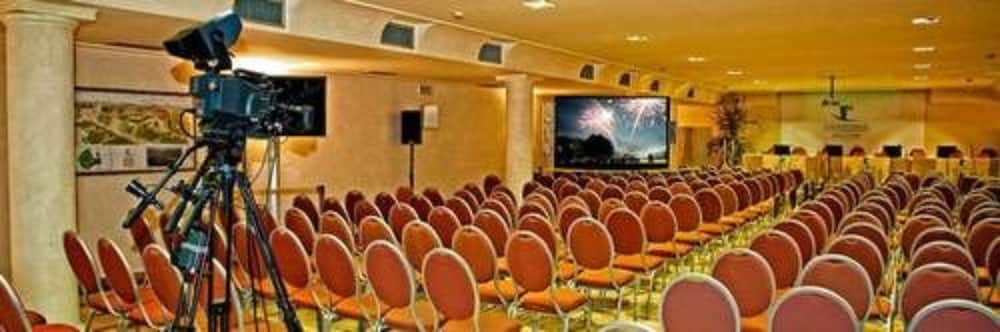 

Cagliari - Sirmione - Garda Apartments San Vigilio Golf