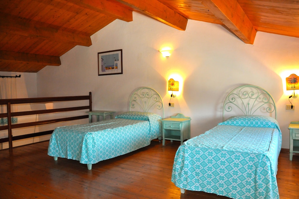 

Napoli - Budoni - Residence Liscia Eldi