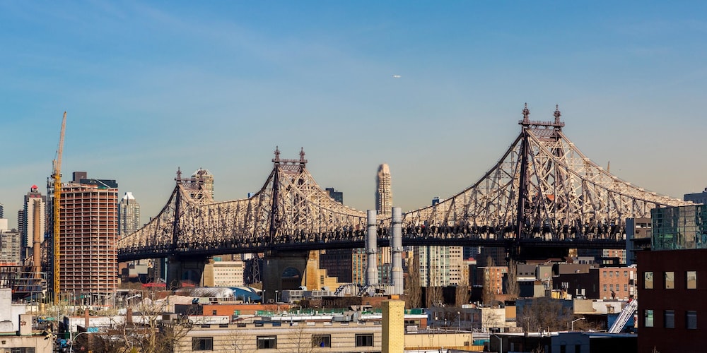 

Firenze - New York - Aeroporto La Guardia - LIC Hotel